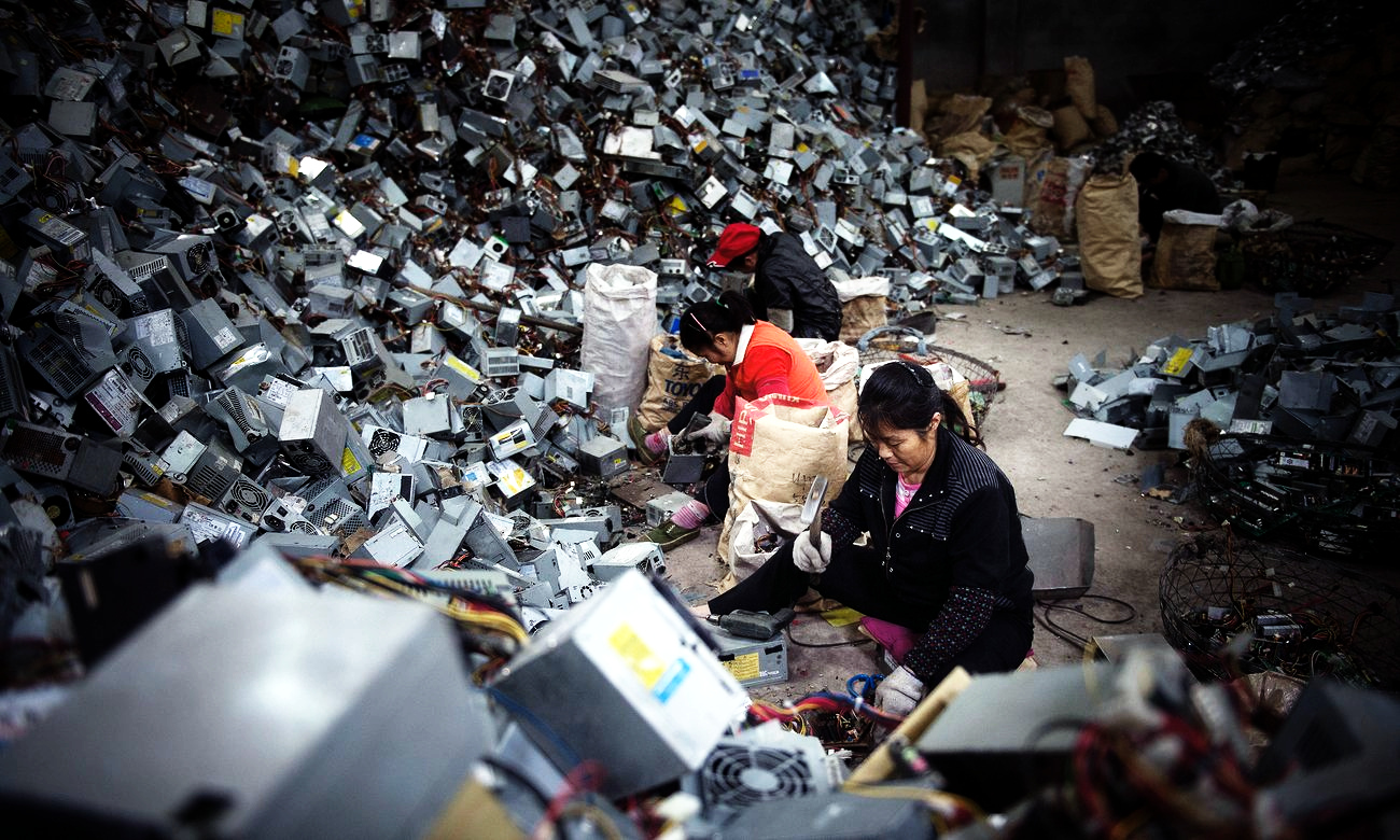 The e-waste mountains - in pictures