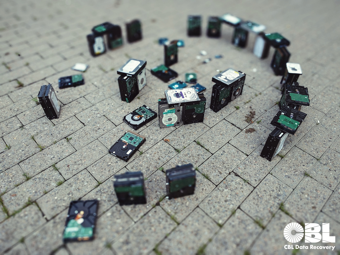 Drivehenge - Stonehenge built out of hard drives